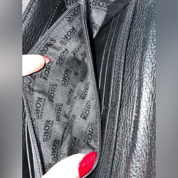 Michael Kors Wallet - Picture 5 of 10